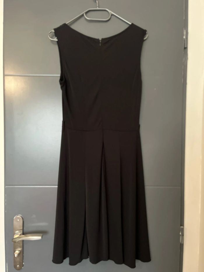 Robe noire - photo numéro 3