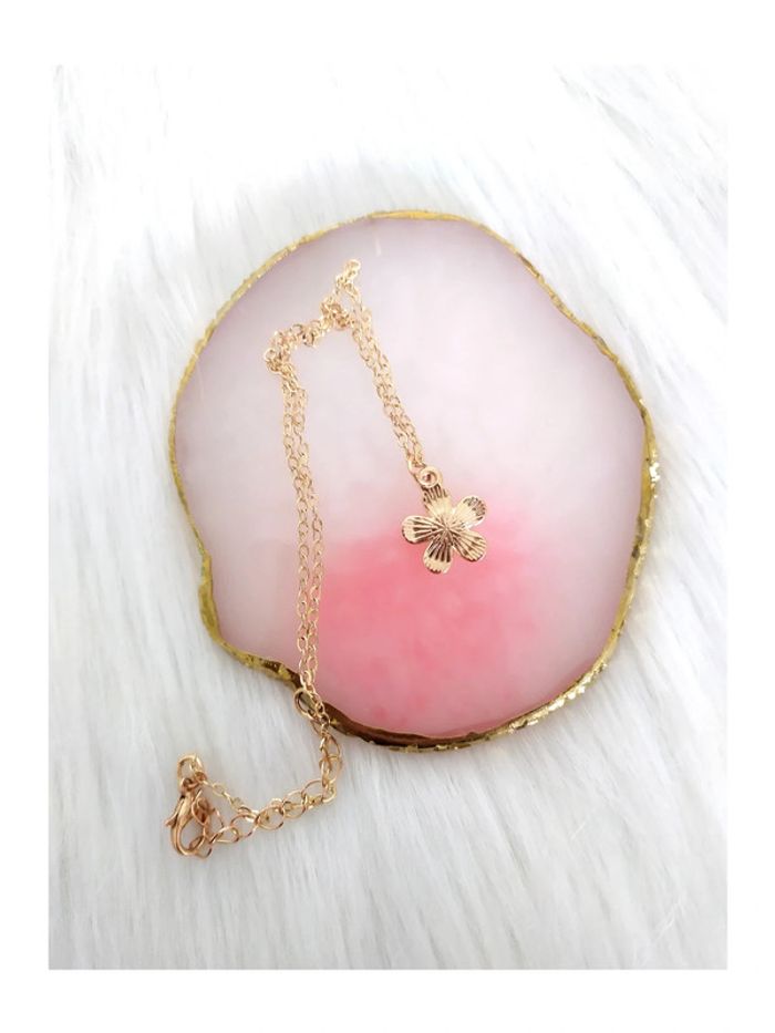 Collier pour petite fille, chaîne en métal avec pendentif petite fleur à smiley - photo numéro 3