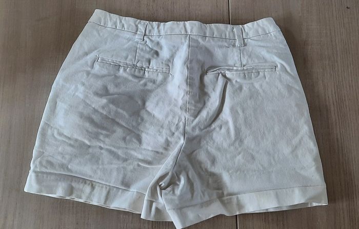 Short blanc taille 36 - photo numéro 2
