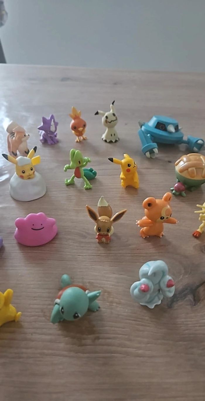 Lot de 23 figurines pokemon - photo numéro 3