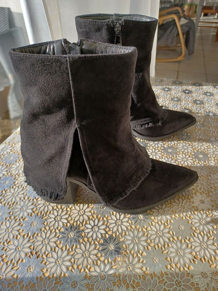 Bottines à talons coloris noir taille 37 en très bon état. - photo numéro 8