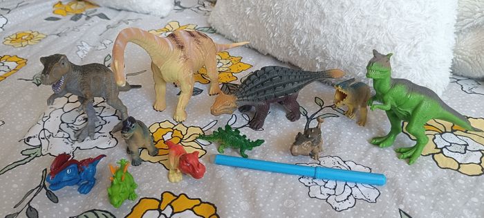 Lot de figurines dinosaures