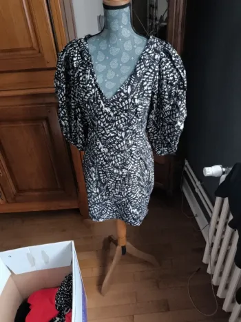 Robe avec manche bouffante