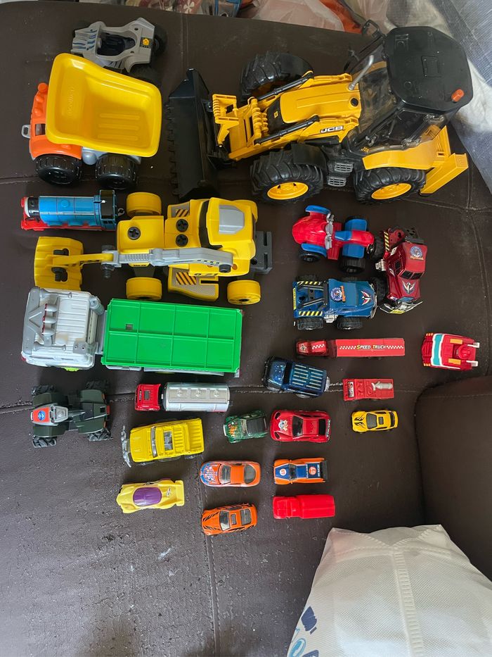 Lot de 23 véhicules voitures jouets pour enfants Pelleteuse 30cm + différents véhicules - photo numéro 2