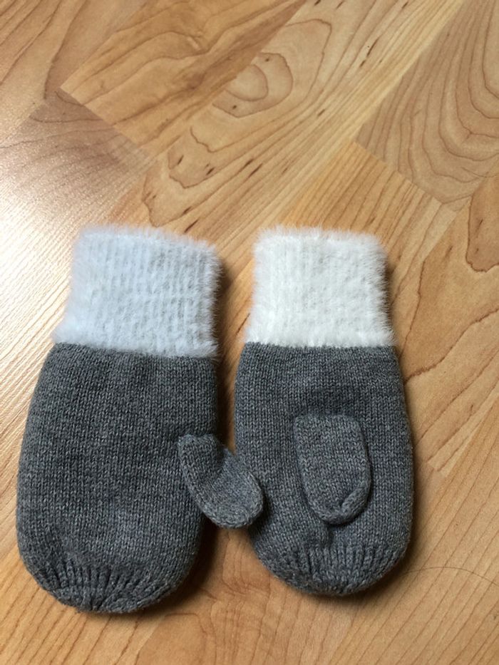 Ensemble bonnet, moufles et cache cou - photo numéro 4