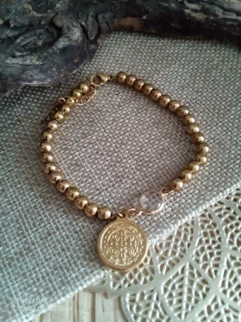Bracelet de protection médaille Saint Benoît et pierre de cristal de roche