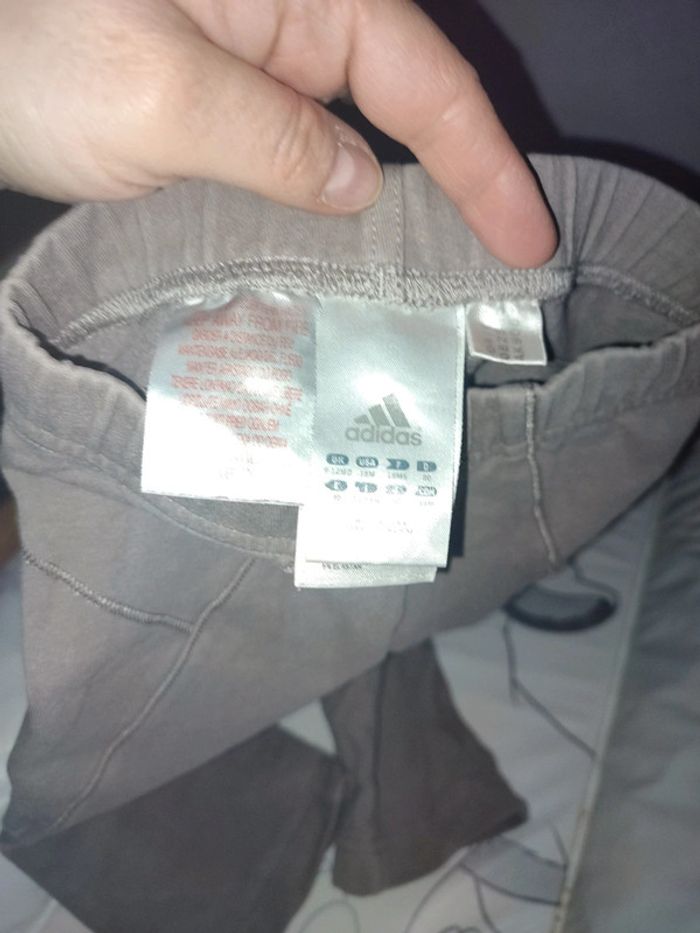 Pantalon adidas taille 18 mois - photo numéro 3