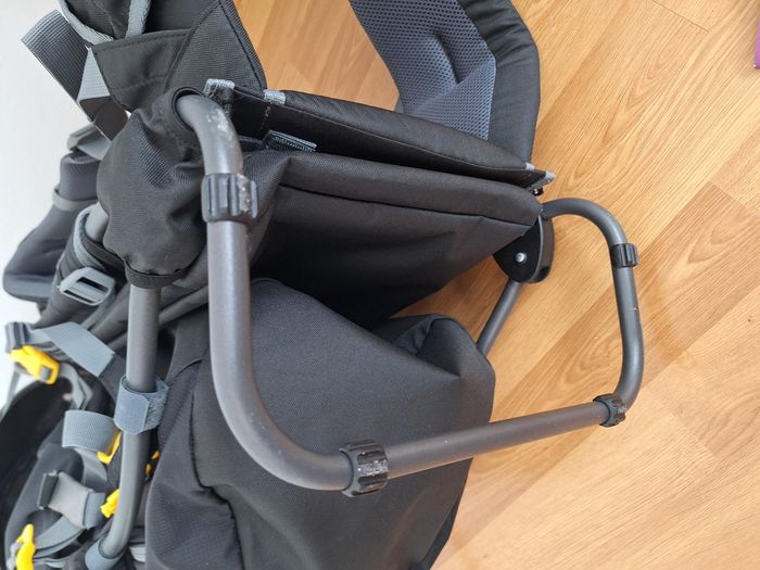 Porte bébé deuter  avec étriers repose-pieds - photo numéro 5