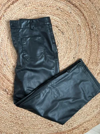 Pantalon similicuir Kiabi t.40 parfait état