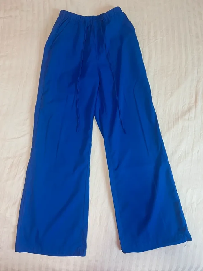 Pantalon fluide bleu électrique