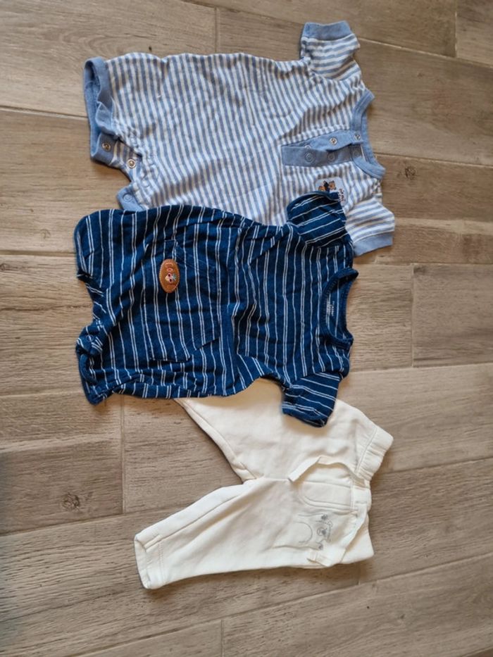 Lot vêtement 2 3 mois