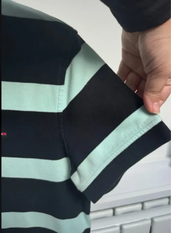 Polo noir et menthe Tommy Hilfiger taille S ou 36 - photo numéro 4
