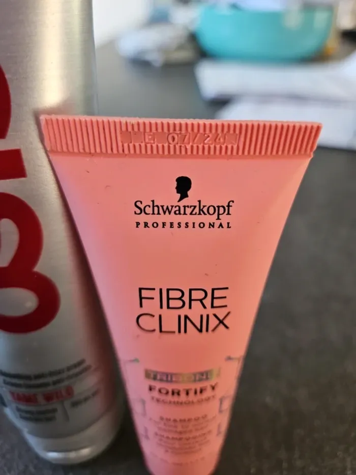 Creme lissante anti frissons schwarzkopf osis+ - photo numéro 4