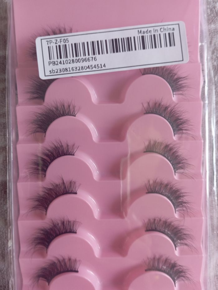 Faux cils - photo numéro 3