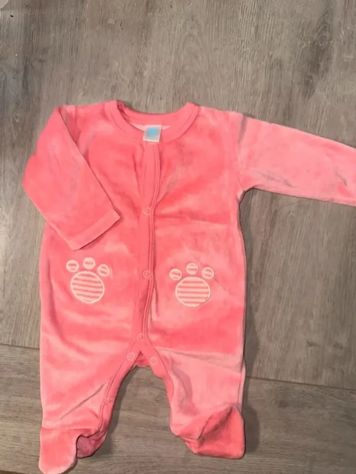 Pyjama en velour neuf