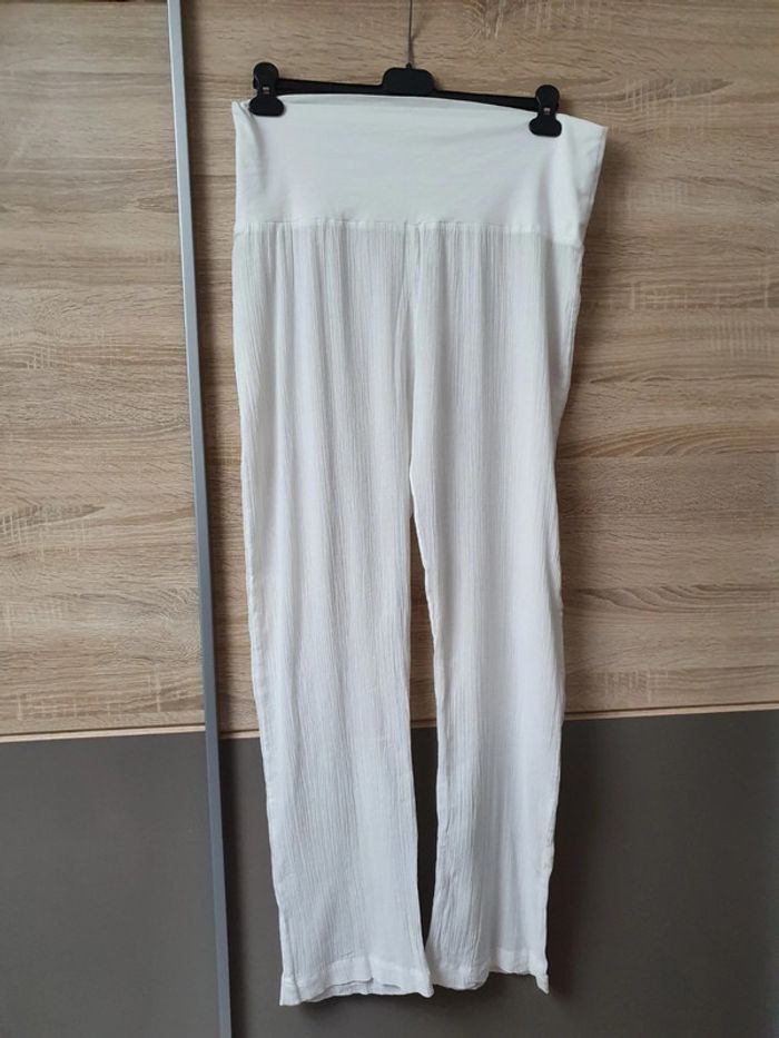 Pantalon blanc .