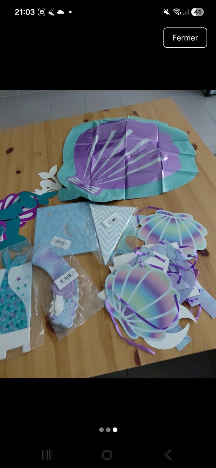 Lot d anniversaire sirene neuf, boîte pour confiserie et pop corn, serviettes, 3 guirlandes, un ballon, décorations pour cupcakes. - photo numéro 3