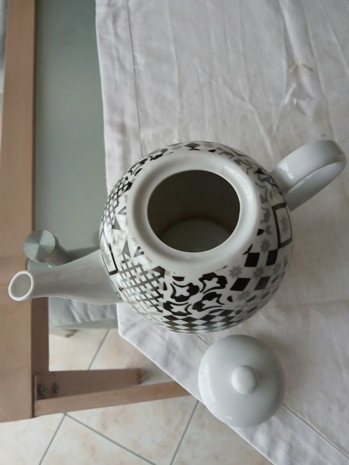 Jolie Théière imprimée. - photo numéro 4