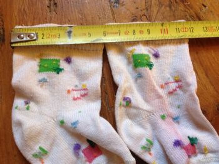 Une paire de chaussettes imprimés pour bébé - photo numéro 4
