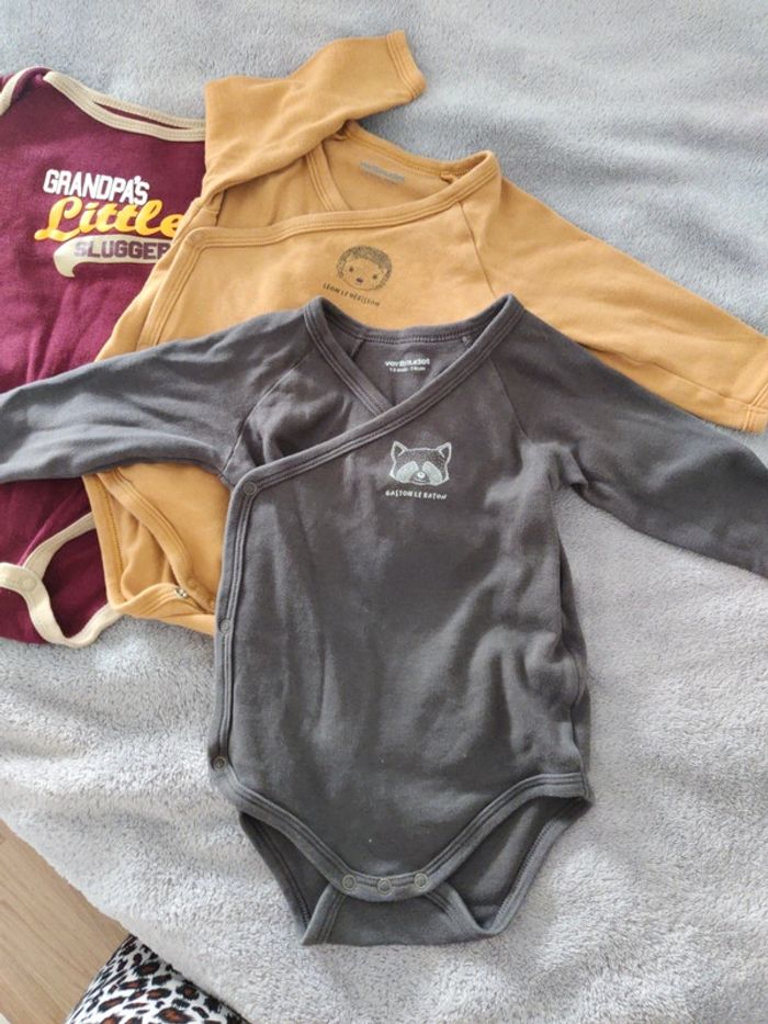 Lot 5 bodys manches longues 12 mois - photo numéro 2