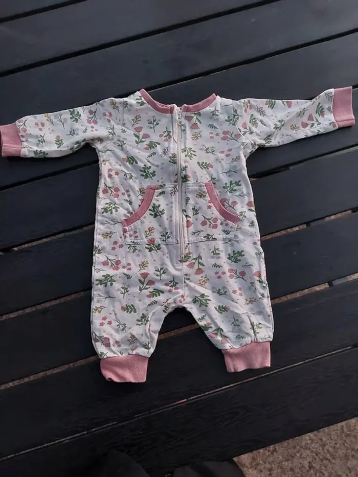 Lot 4 pyjamas légers 6mois - photo numéro 2