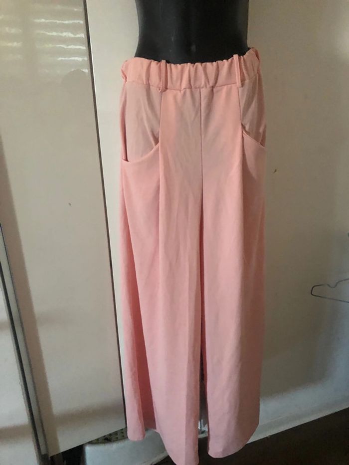 Pantalon léger à jambes larges . Taille