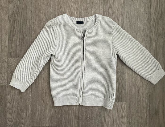 Gilet zippé Kiabi 24 mois NEUF