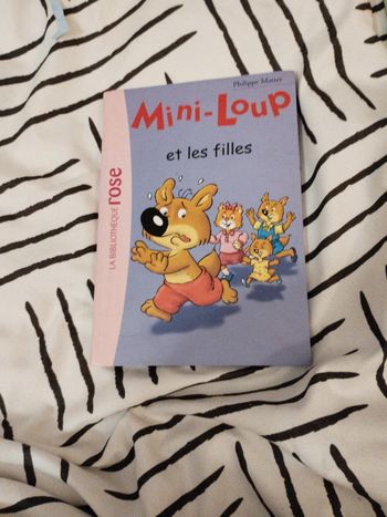 Livre Mini Loup Bibliothèque rose