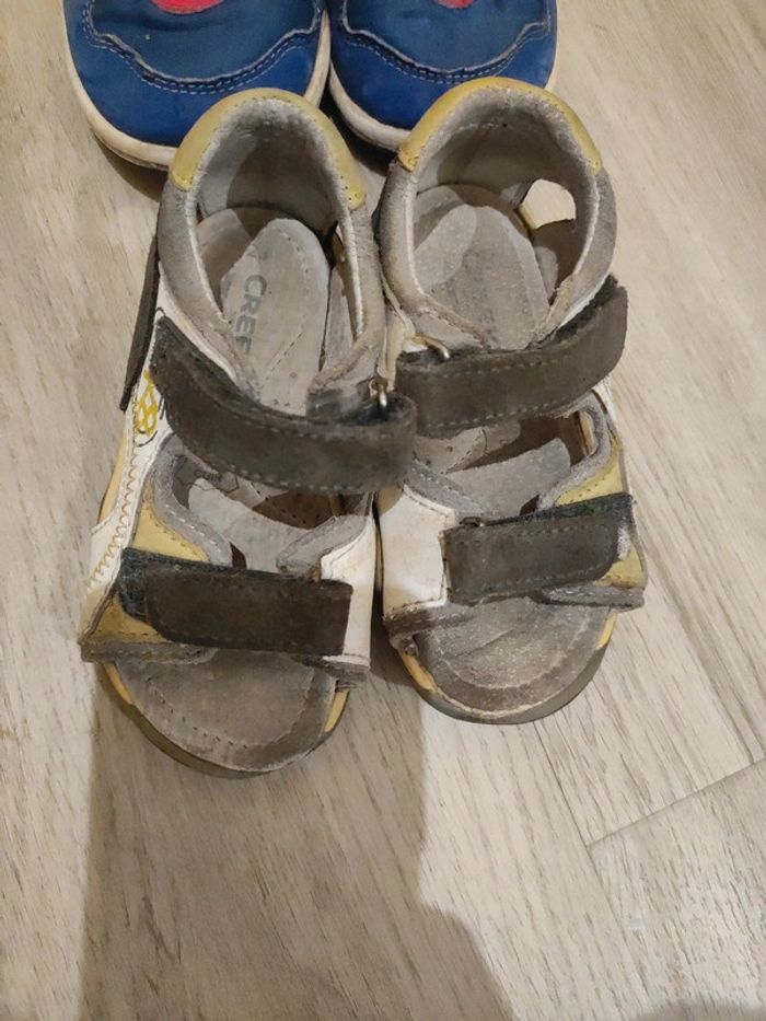 Lot de 2 paires de chaussures taille 23 - photo numéro 2