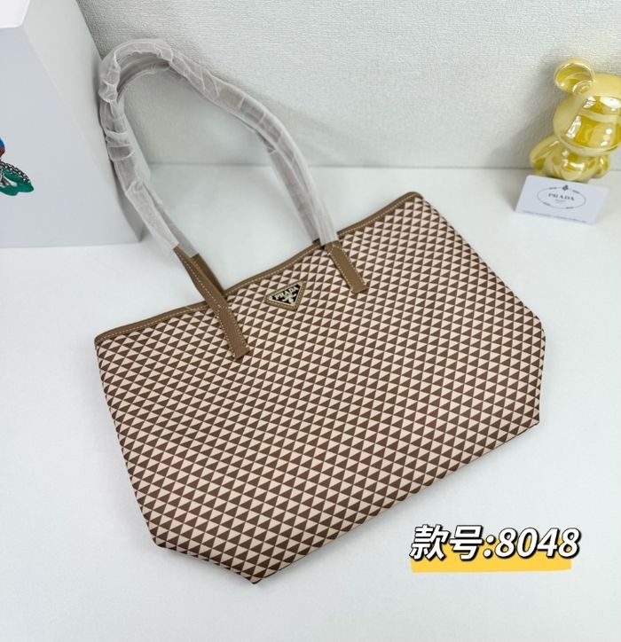 Prada  tote 8048