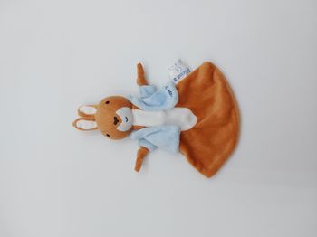 Doudou plat lapin marron blanc PICOT 2 gilet bleu nouettes bras