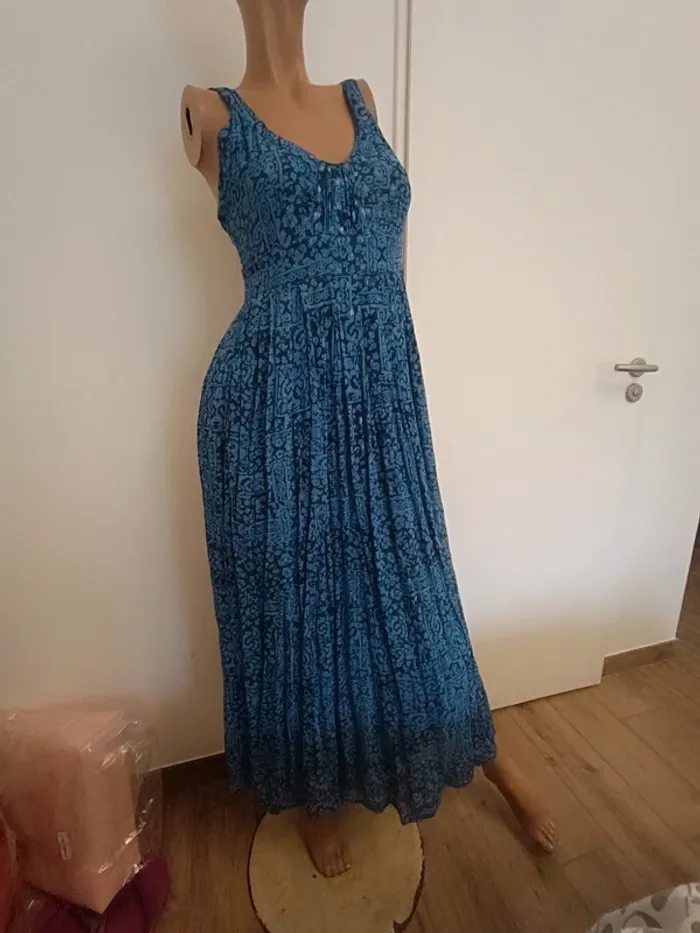 Superbe robe longue Caroll 36