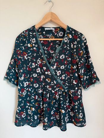 Blouse verte fleurie