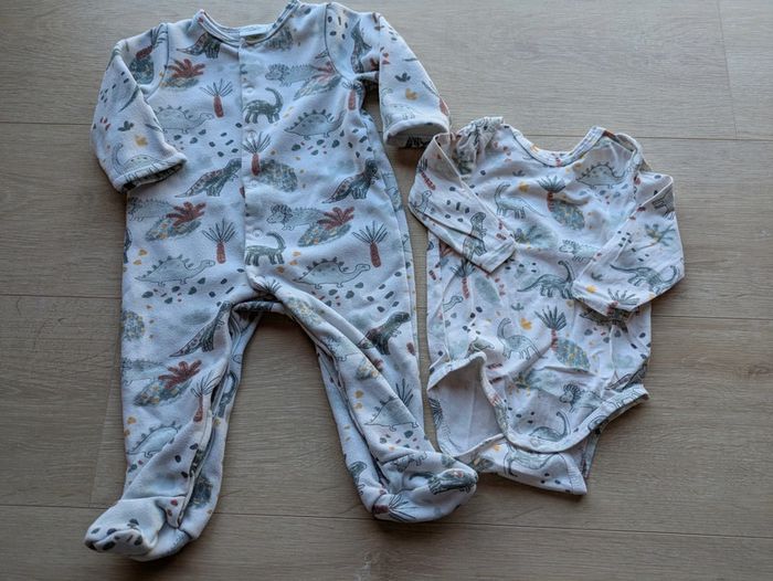 Lot pyjama+body tao 12 mois