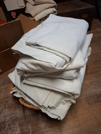 Lot de 13 grands draps ancien de très bonne qualité en bon état 