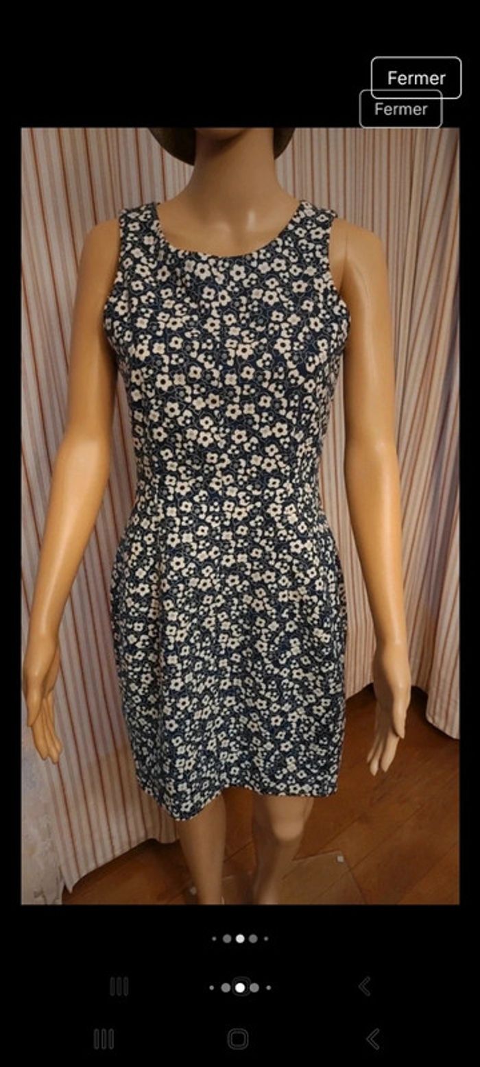 Robe bleu fleuries Essentiel Antwerp taille 38 - photo numéro 7