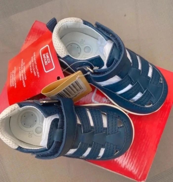 Chaussures sandales en cuir Chicco pointure 20 neuves - photo numéro 2