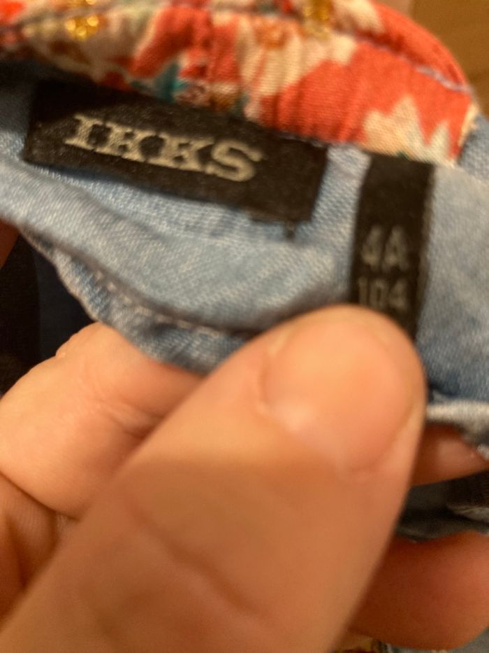 Robe IKKS fille 4 ans – jean brodé, bretelles fleuries croisée – superbe ! ✨ - photo numéro 2