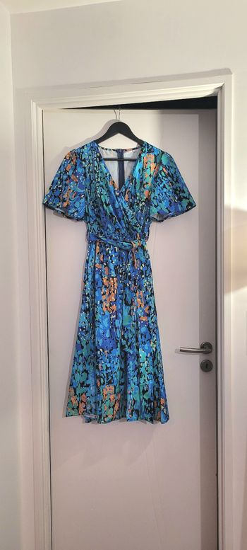 Jolie robe taille M  neuve