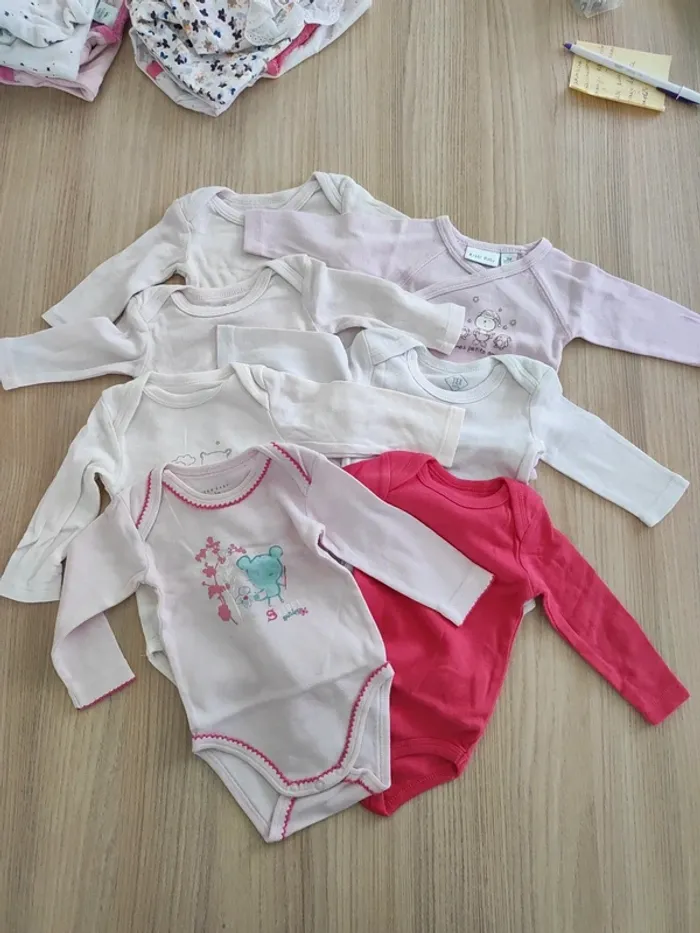 Lot 7 bodies 3 mois