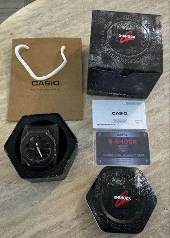 G-Shock GM-2100C noire – Bracelet Tissu Détails orange – Neuve