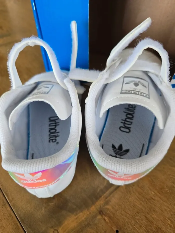 Baskets Adidas Superstar Crib taille 20 - photo numéro 4