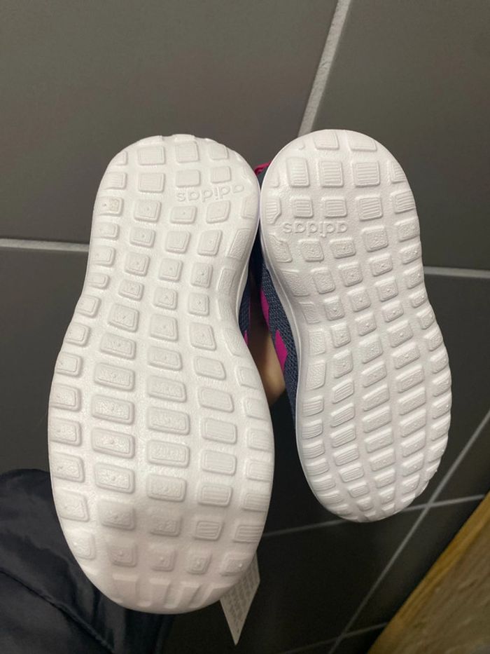 Basket adidas taille 23,5 neuve - photo numéro 5