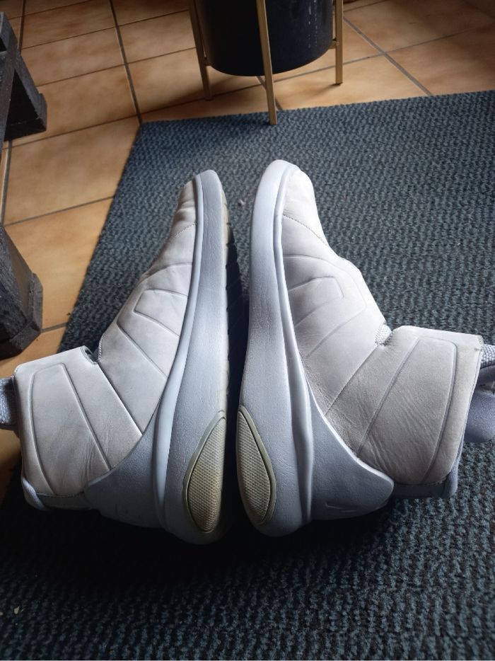 Baskets Nike en très  bon état - photo numéro 4