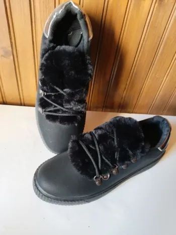 Jolies baskets chaussures femme pointure 41