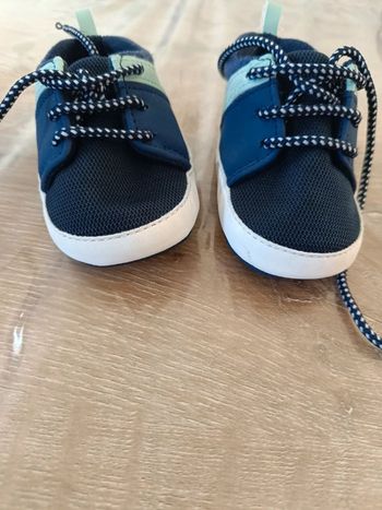 Petite chaussures souple bébé garçon