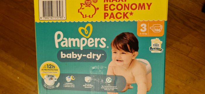 136 couches pampers baby dry taille 3