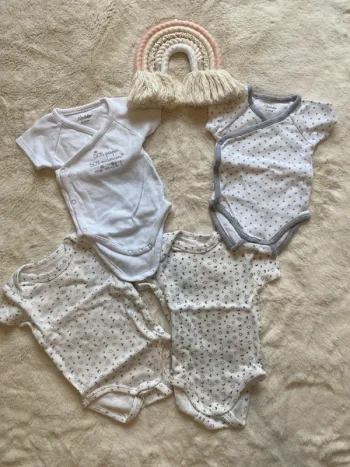 Bodies taille 6 mois