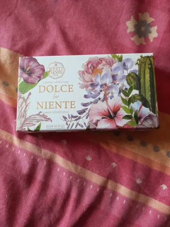 Coffret lot de 3 savons nesti dante neuf