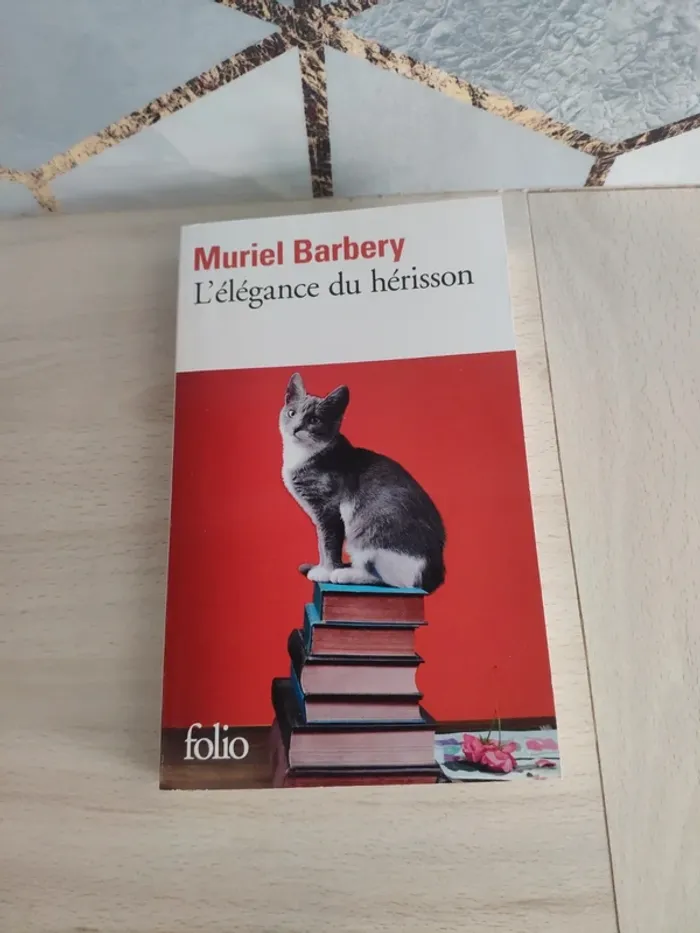 Livre poche l'élégance du hérisson Muriel Barbery